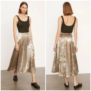Vince high-waisted velvet midi skirt size 6 - Excellent Condition!